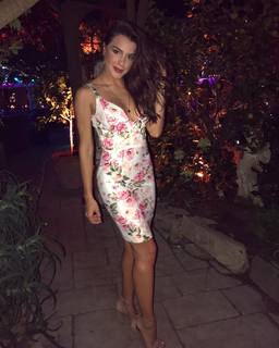 Angela Munhoz feet photo 1