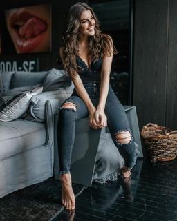 Angela Munhoz feet photo 20