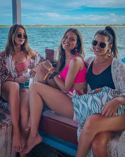 Angela Munhoz feet photo 7