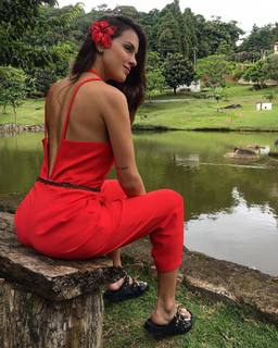 Angela Munhoz feet photo 5