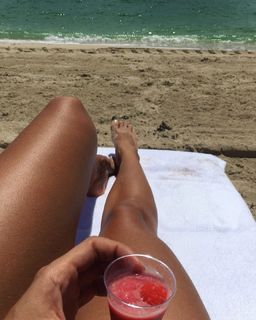 Angela Munhoz feet photo 12