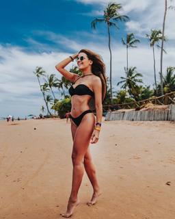 Angela Munhoz feet photo 9
