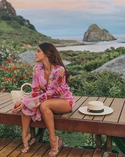 Angela Munhoz feet photo 5