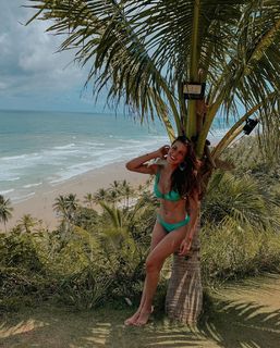 Angela Munhoz feet photo 3