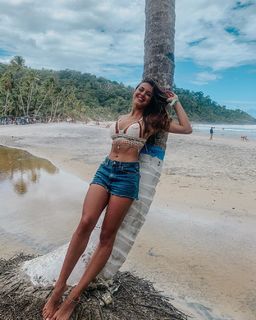 Angela Munhoz feet photo 15