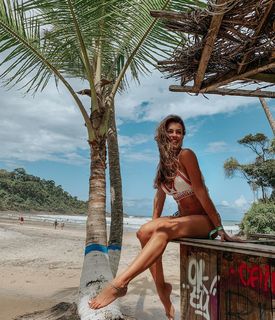 Angela Munhoz feet photo 13