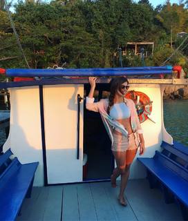 Angela Munhoz feet photo 1