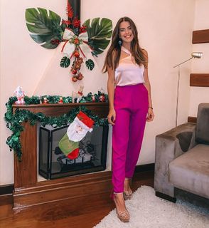 Angela Munhoz feet photo 8