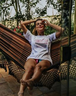 Angela Munhoz feet photo 20