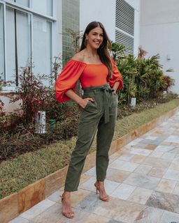 Angela Munhoz feet photo 3