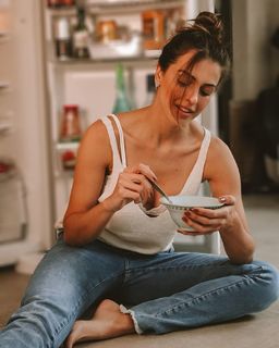 Angela Munhoz feet photo 18
