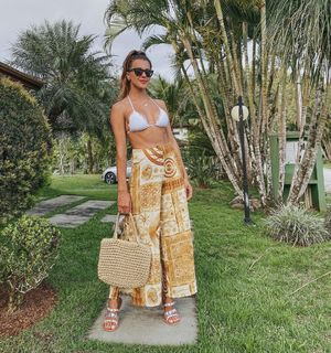 Angela Munhoz feet photo 4