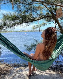 Angela Munhoz feet photo 12