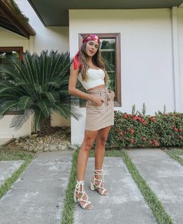 Angela Munhoz feet photo 8