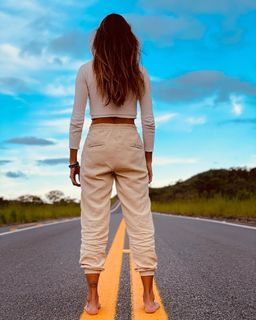 Angela Munhoz feet photo 19