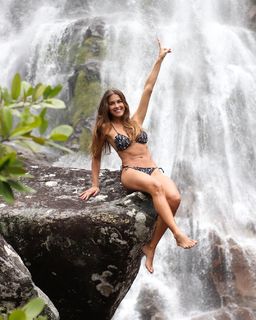Angela Munhoz feet photo 18