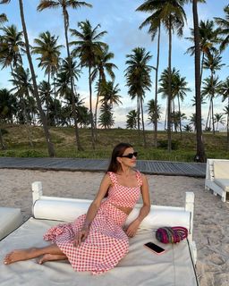 Angela Munhoz feet photo 9