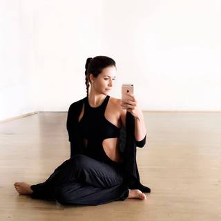 Angela Rummans feet photo 1
