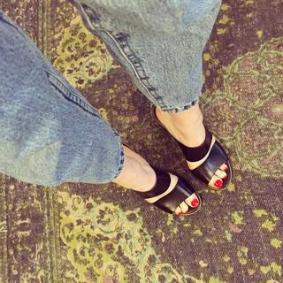 Angela Scanlon feet photo thumbnail