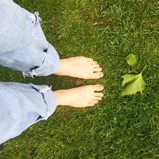 Angela Scanlon feet photo thumbnail