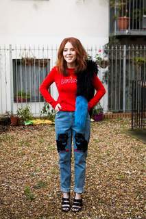Angela Scanlon feet photo thumbnail