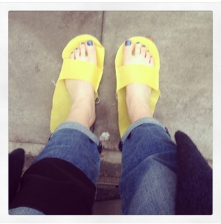 Angela Scanlon feet photo thumbnail