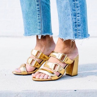 Angela Scanlon feet photo thumbnail