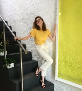 Angela Scanlon feet photo thumbnail