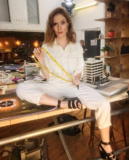 Angela Scanlon feet photo thumbnail