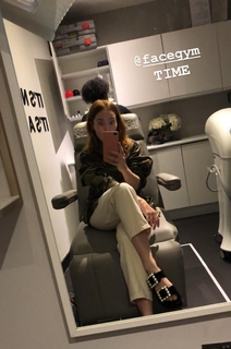 Angela Scanlon feet photo thumbnail