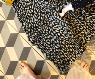 Angela Scanlon feet photo thumbnail