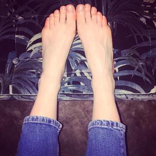 Angela Scanlon feet photo thumbnail