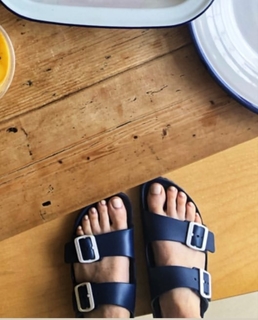 Angela Scanlon feet photo thumbnail