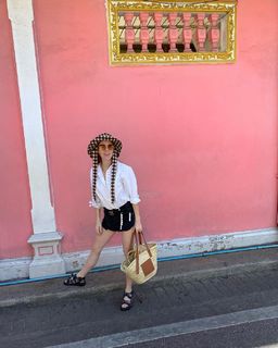 Angela Scanlon feet photo thumbnail