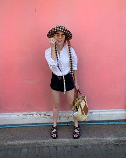 Angela Scanlon feet photo thumbnail