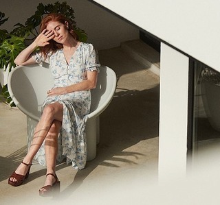 Angela Scanlon feet photo thumbnail