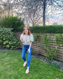 Angela Scanlon feet photo thumbnail