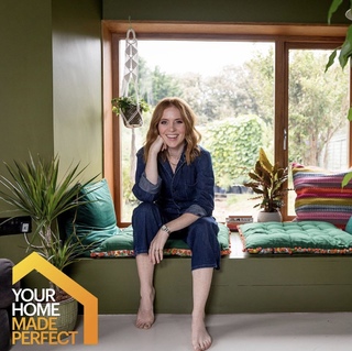 Angela Scanlon feet photo thumbnail