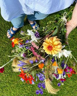 Angela Scanlon feet photo thumbnail
