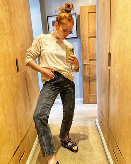 Angela Scanlon feet photo thumbnail