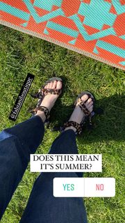 Angela Scanlon feet photo thumbnail