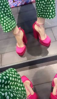 Angela Scanlon feet photo thumbnail