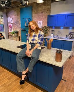 Angela Scanlon feet photo thumbnail