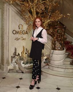Angela Scanlon feet photo thumbnail