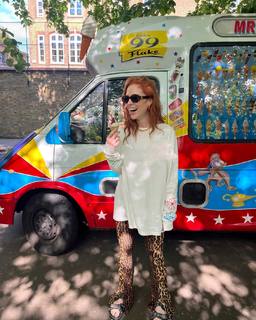 Angela Scanlon feet photo thumbnail
