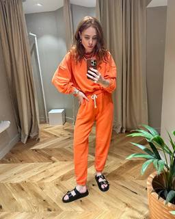 Angela Scanlon feet photo thumbnail