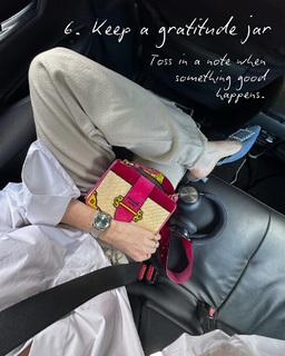 Angela Scanlon feet photo thumbnail