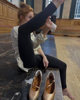 Angela Scanlon feet photo thumbnail