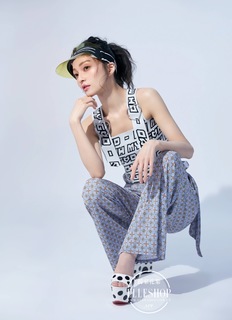 Angela Shao-Han Chang feet photo 14