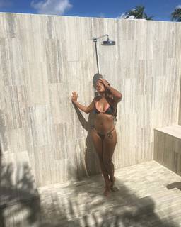 Angela Simmons feet photo thumbnail